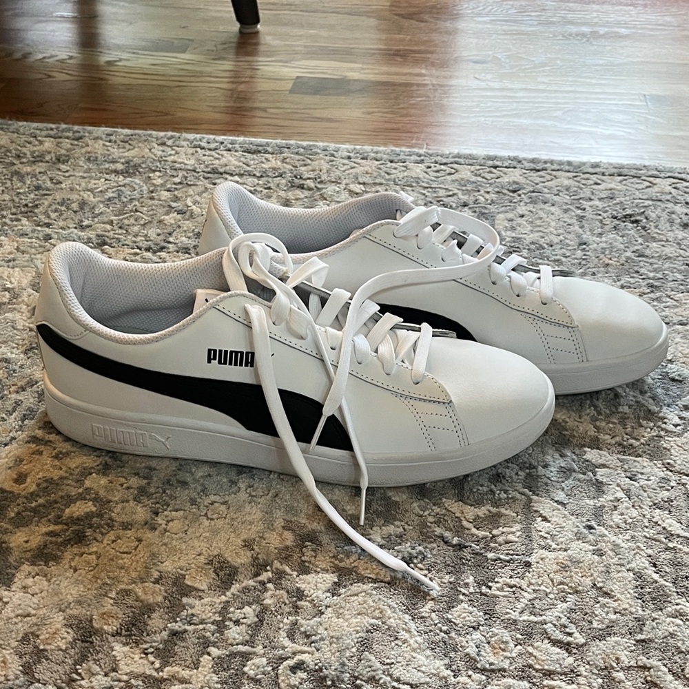NWOT Puma Men's White and Black Sneakers